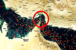 صف وحشتناک کشتی ها برای عبور از تنگه هرمز / باورتان نمی‌شود!