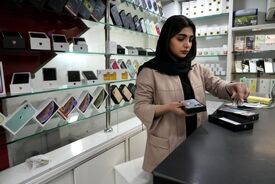 قیمت این گوشی سامسونگ به نیم میلیارد تومان نزدیک شد!